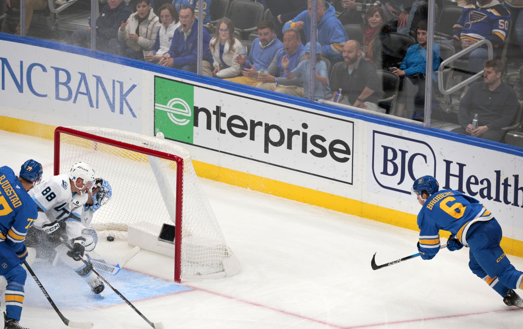 Blues host the Mammoth